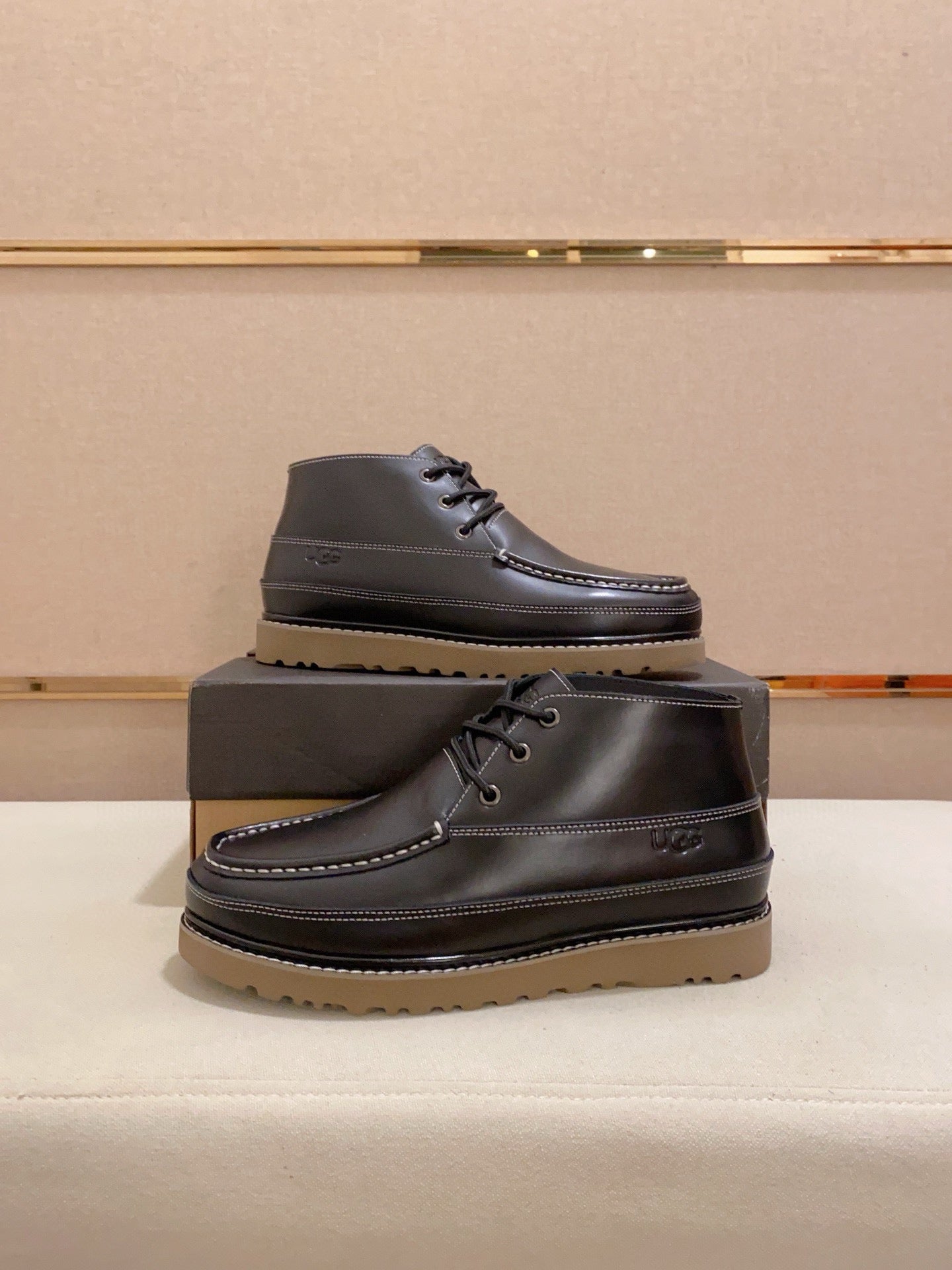 UGG Men's Leather Chukka Boot